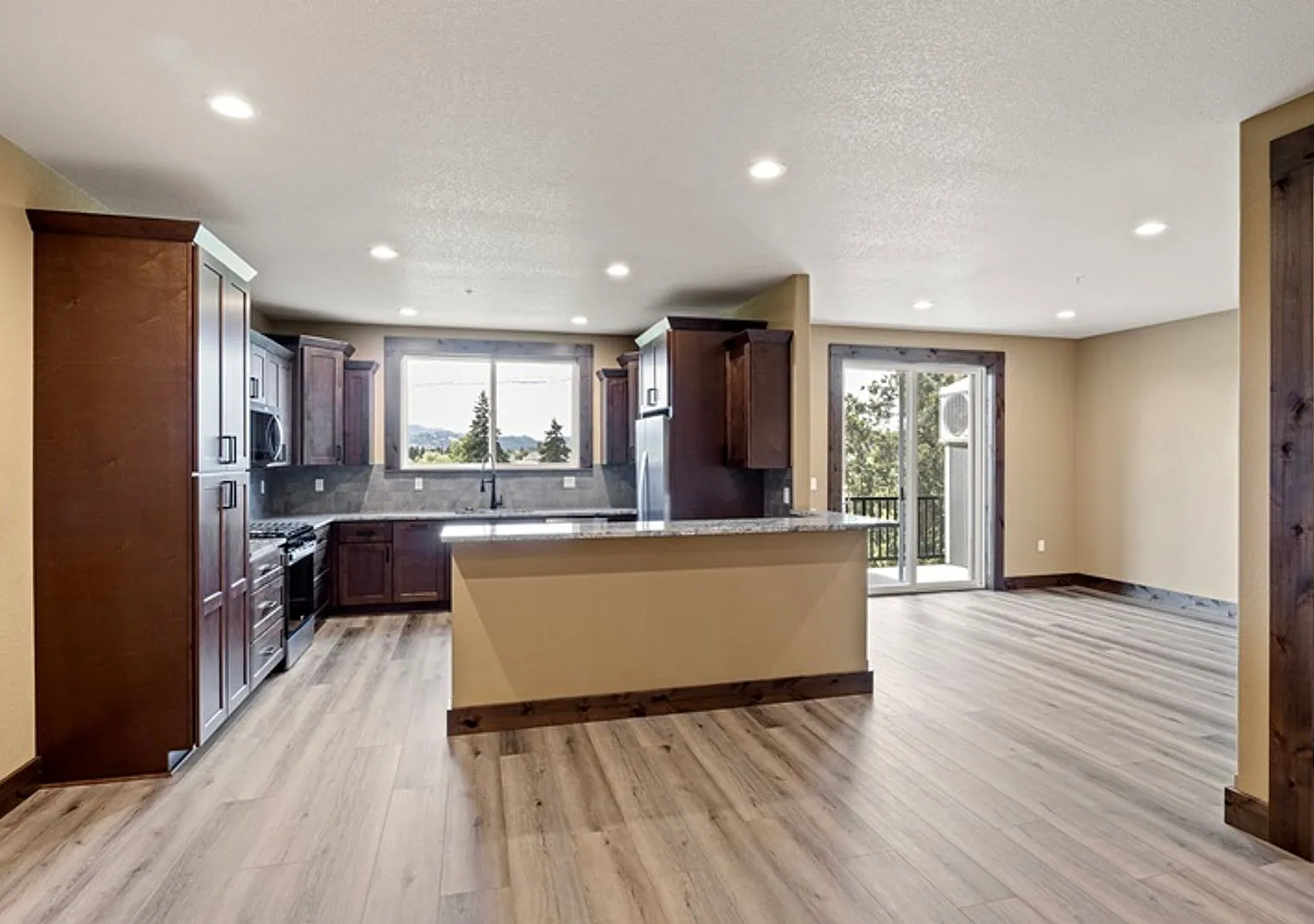 19th Village Apartments — Photo 1