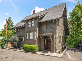 2324 SW Cactus Dr, Portland, OR 97205