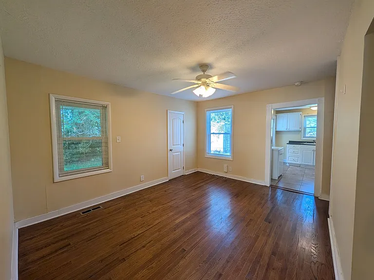 3302 Bradley St SW — Photo 4