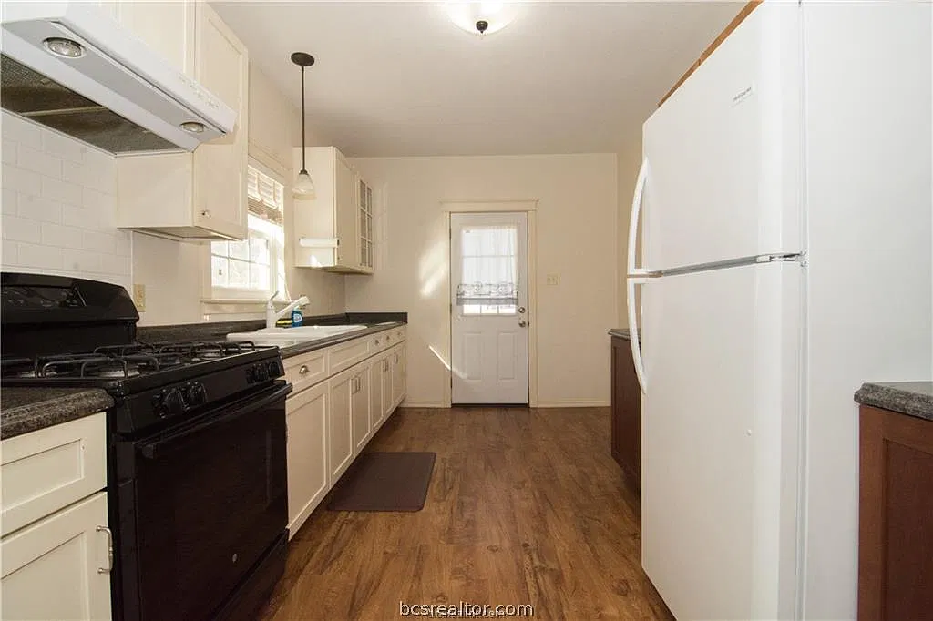 1 bed, 572 sqft, $895 — Photo 3