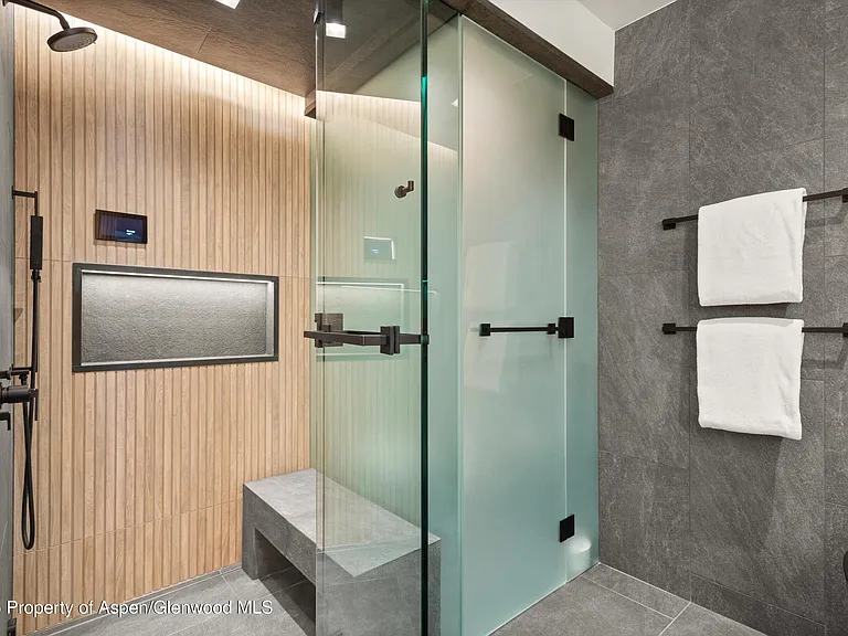 543 Walnut St #B — Photo 15