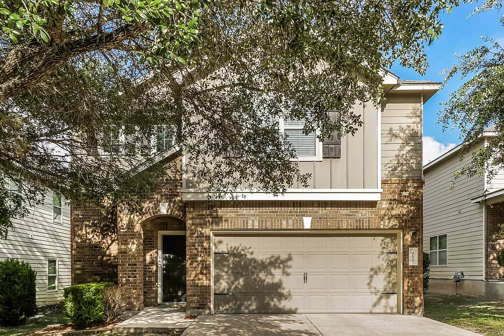 4 bed, 2.5 bath, 2394 sqft, $1,810 — Photo 1