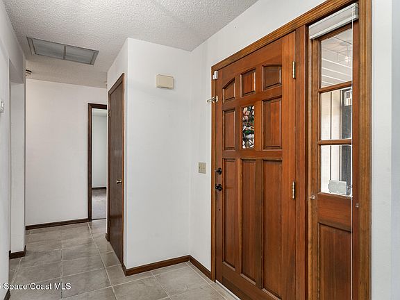 3rd image of 3297 Fairview Dr