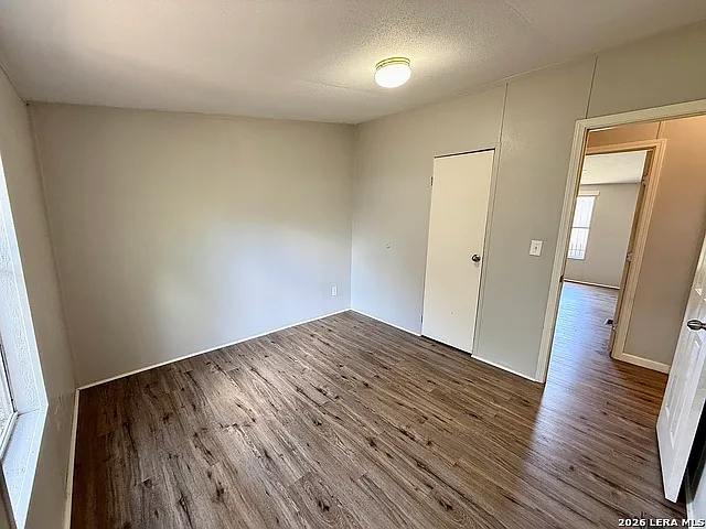 319 E Zipp Rd — Photo 14