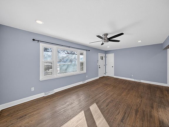 4th image of 2203 14th Ave NW