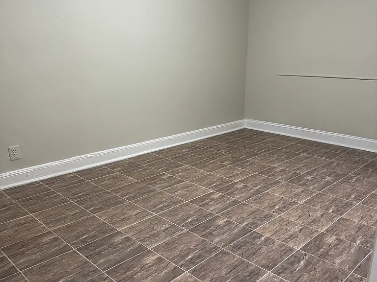 1235 Holbrook Ter NE — Photo 21