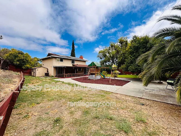 493 Dahlia St — Photo 38