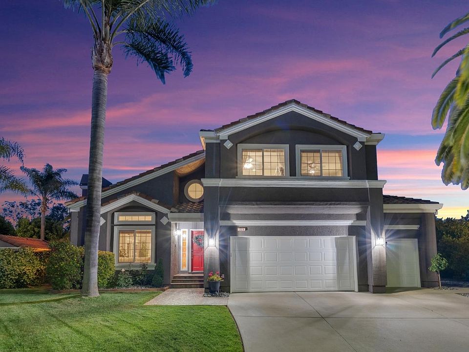 1st image of 225 La Agua Ct