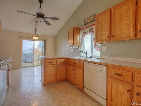 2nd image of 1619 199th Street Ct E