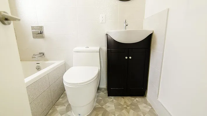 Rented by Nooklyn NYC LLC | media 9