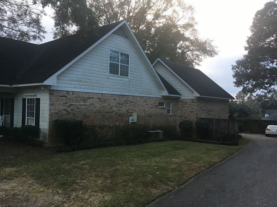 2nd image of 3004 Blue Ridge Dr W