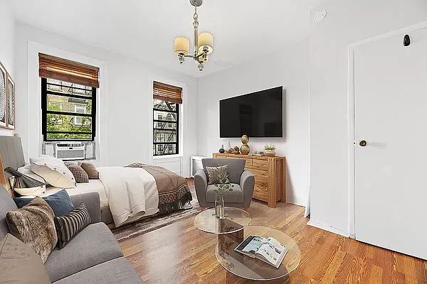 Rented by REAL New York | media 11