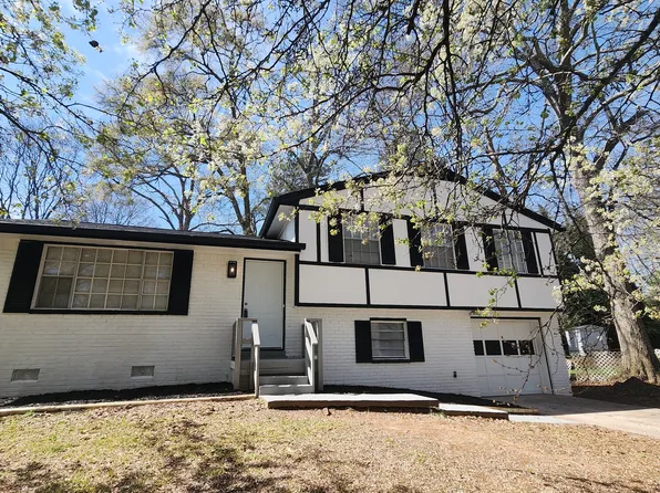 8423 Avalon Dr, Riverdale, GA 30274