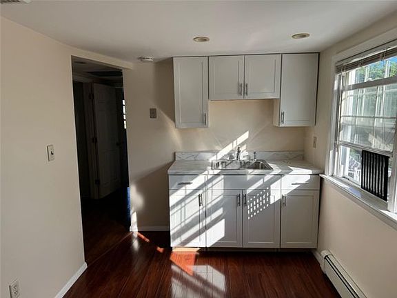 5th image of 71 S Crescent Dr Floor 2