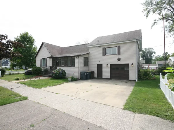 430 Lyon St, South Haven, MI 49090