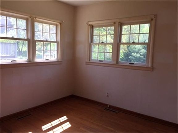 5th image of 122 Sunset Ln