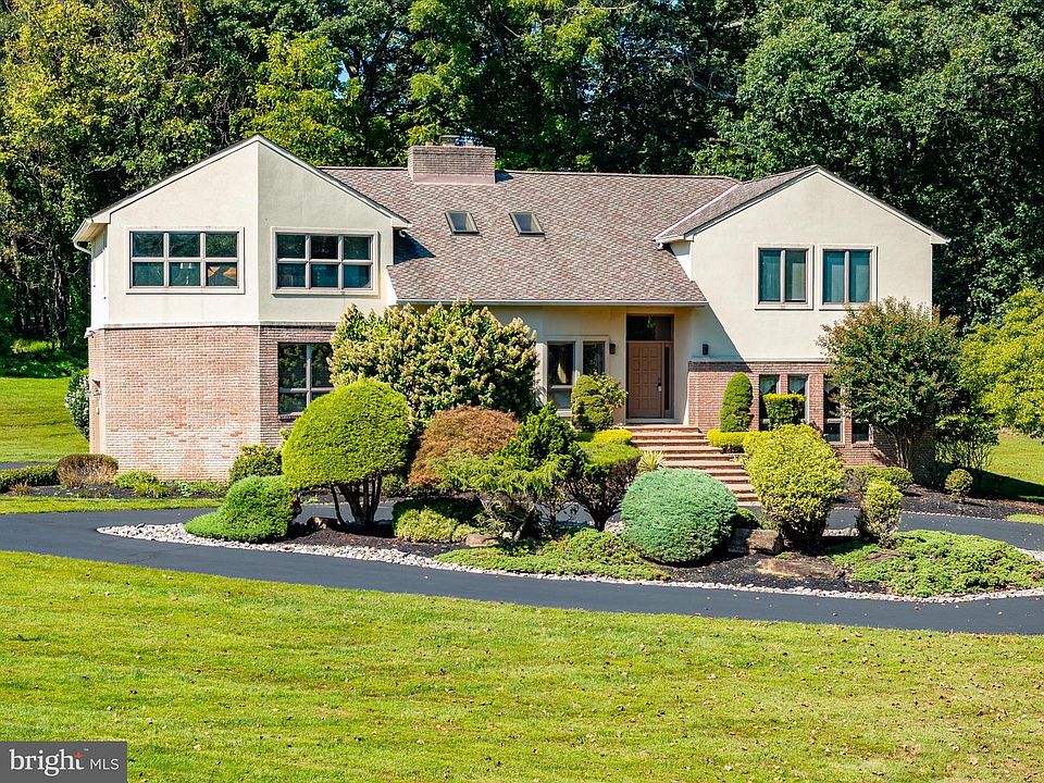 1st image of 13304 Ridgewood Dr