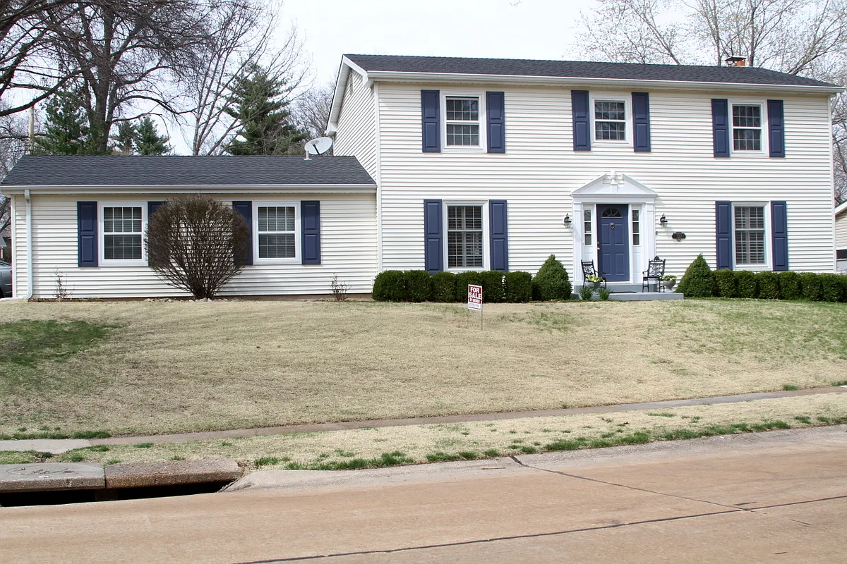 330 Ridgemeadow Dr photo 1