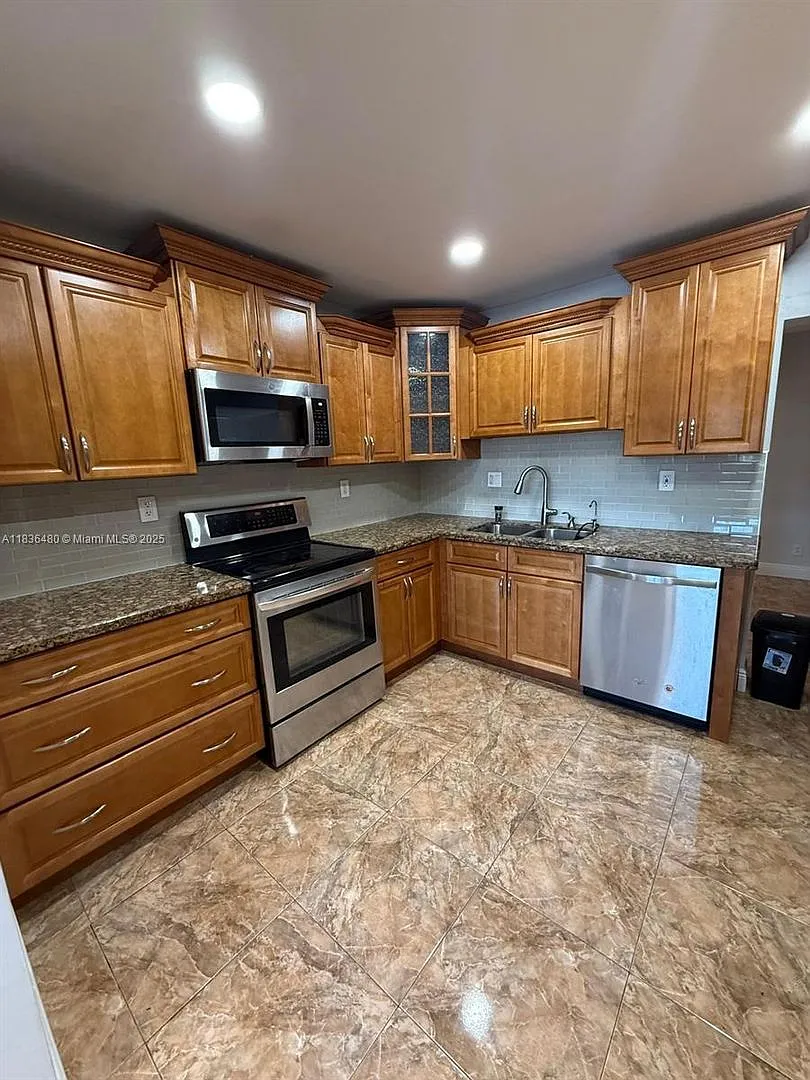 4281 NW 35th Terrace, Lauderdale Lakes, FL 33309 — Photo 2