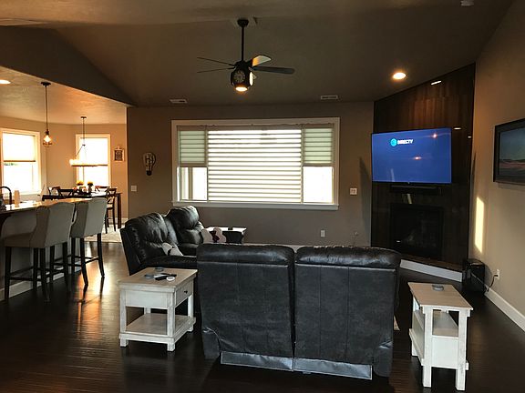 3rd image of 1555 Aria Ct