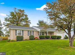 918 W Fairway Dr, Lancaster, PA 17603