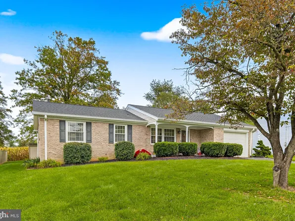 918 W Fairway Dr, Lancaster, PA 17603