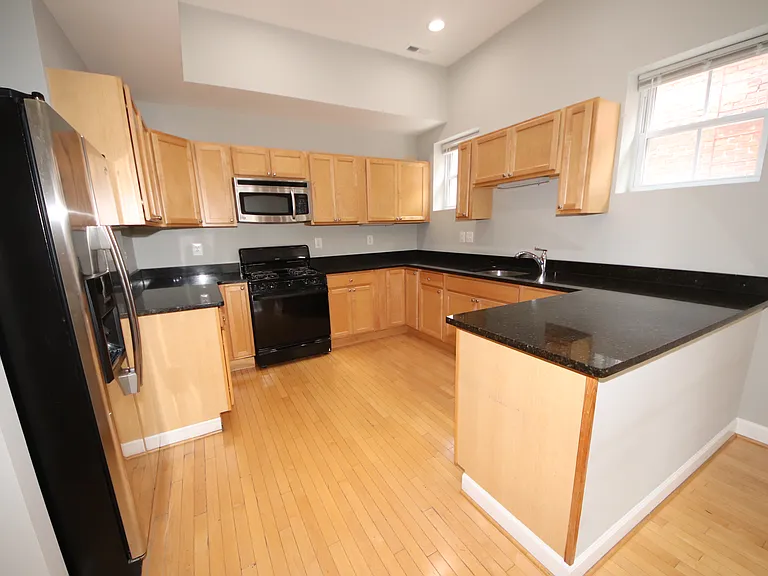 2443 Callow Ave #3 — Photo 7