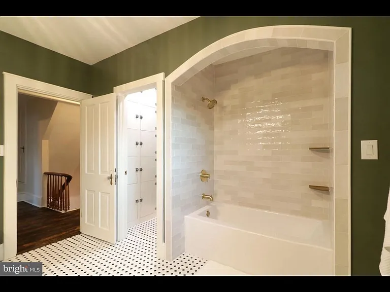 737 N Allegheny St — Photo 15