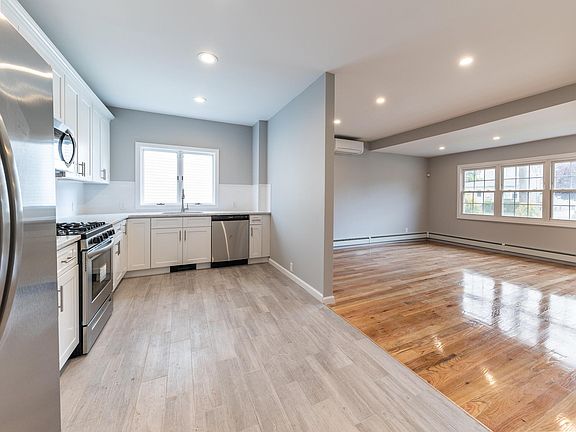 3rd image of 19 Wright Ave Floor 1