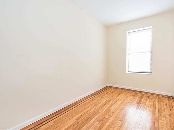 4th image of 2572 43rd St APT 2F