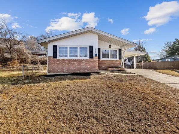 8104 Marla Ct, Saint Louis, MO 63125