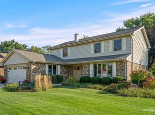 1547 Huntleigh Dr, Wheaton, IL 60189