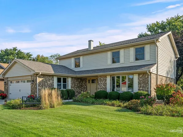 1547 Huntleigh Dr, Wheaton, IL 60189