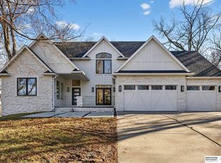 56107 Grande Oak Ln, Glenwood, IA 51534