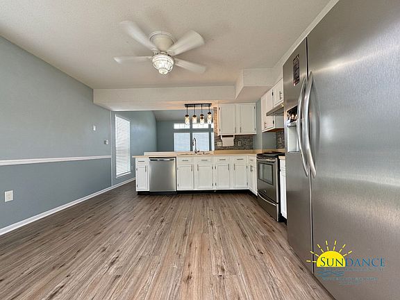 4th image of 419 Village Ct