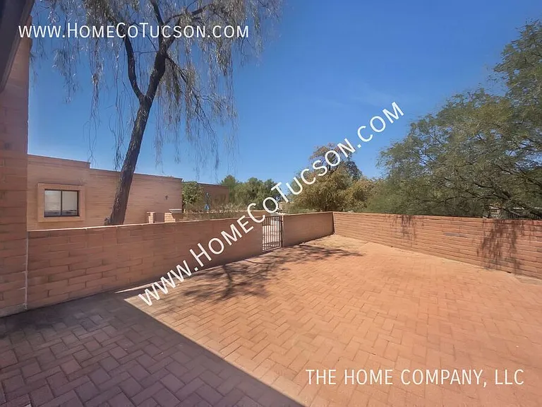 1980 W Myrtlewood Ln — Photo 30