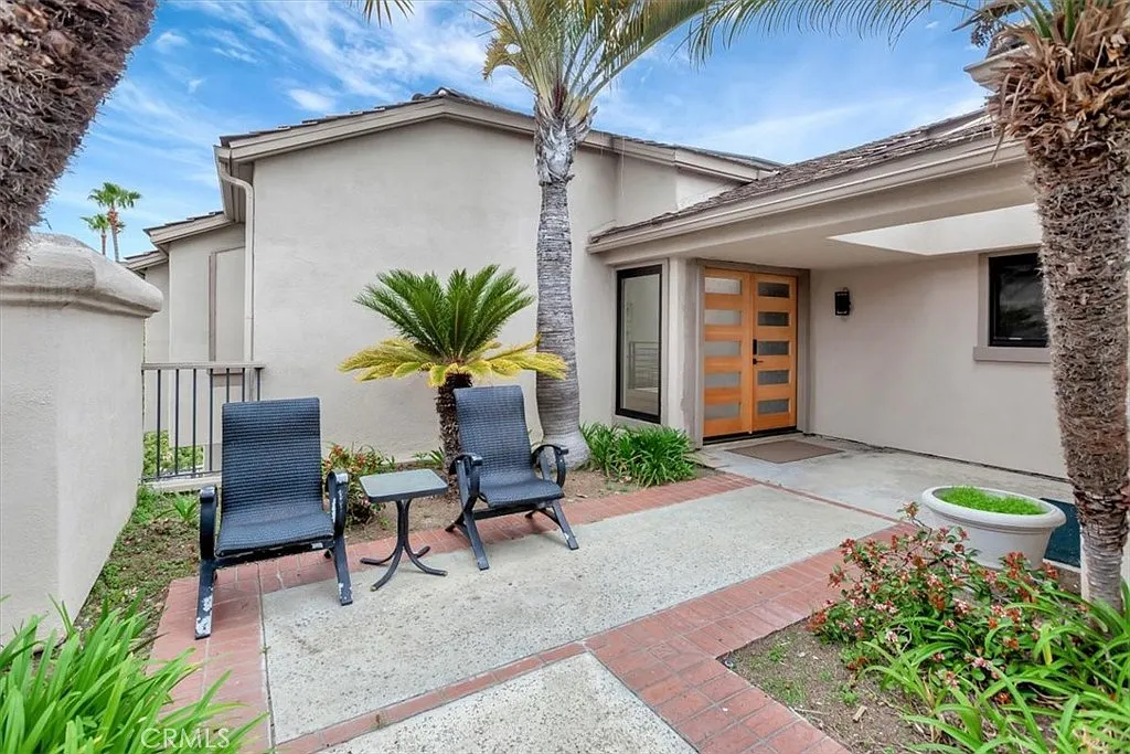 2 bed, 2.5 bath, 2374 sqft, $10,500 — Photo 3