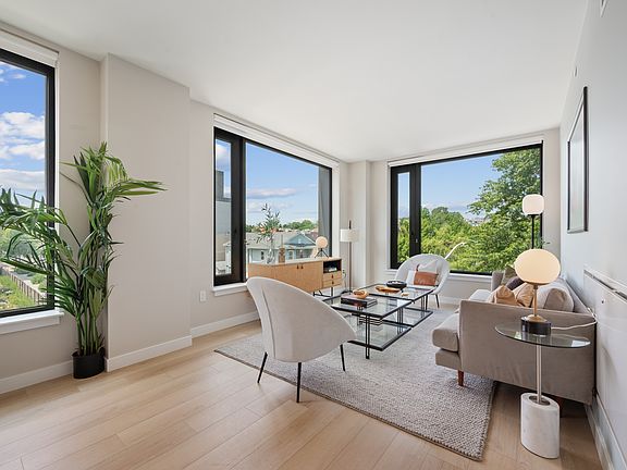 5th image of 15310 88th Ave #815