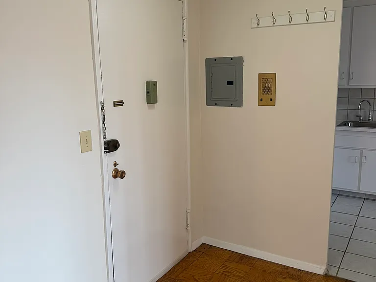 39 E 39th St #2L — Photo 10