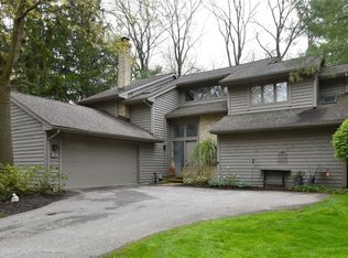 4 Roxbury Ct, Beachwood, OH