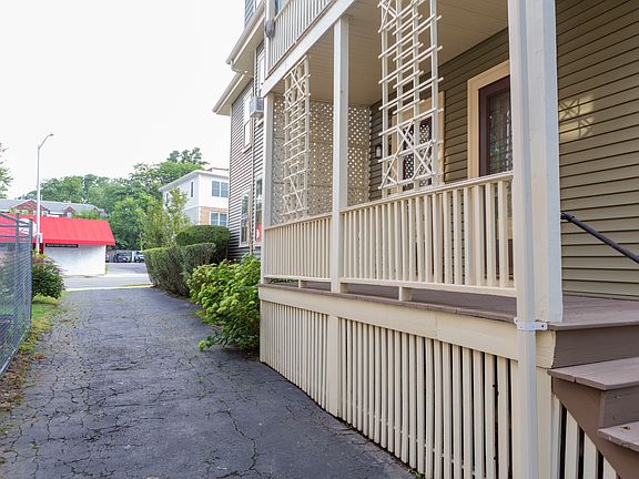 3rd image of 337 Salem St #A