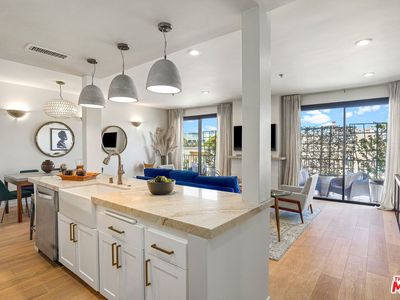 211 California Ave, Santa Monica, CA, 90403