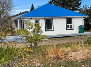 702 S 6th Ave, Beaverlodge, AB T0H0C0