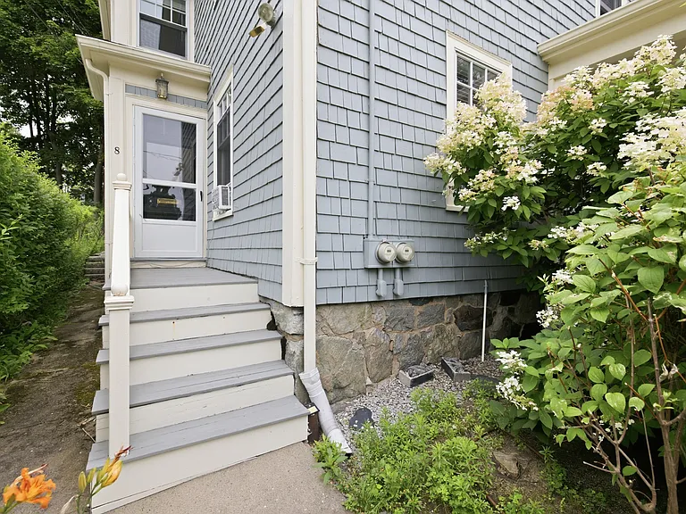 8 Mason St #8 — Photo 1