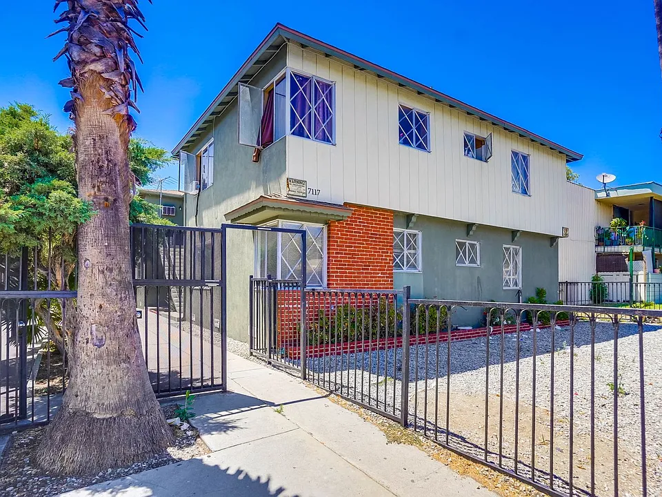 7117 Fulton Ave