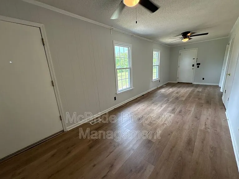 2754 Hazel St — Photo 12