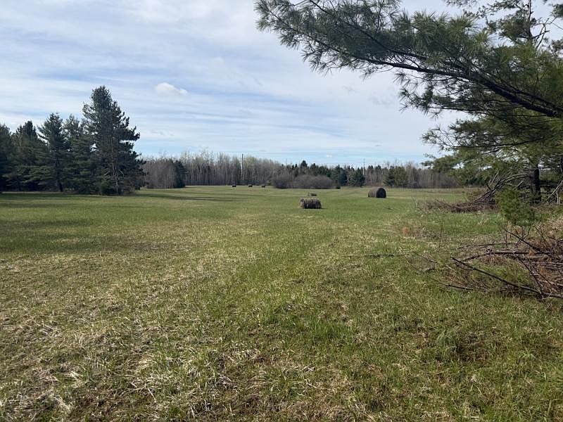 2nd image of Pleasant Valley Rd