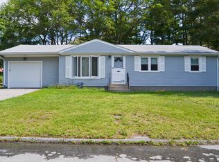 3 Foxcroft Ave, Warwick, RI 02889