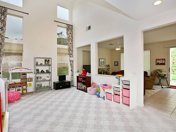 Additional Living Room