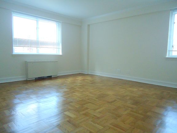 3rd image of 200 E 71st St APT 12C